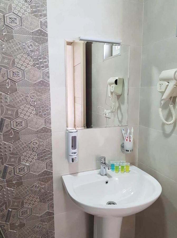 Baqari Inn Kasbegi Buitenkant foto